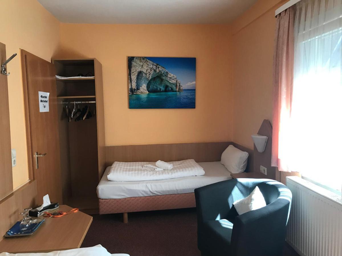 Poseidon Hotel *